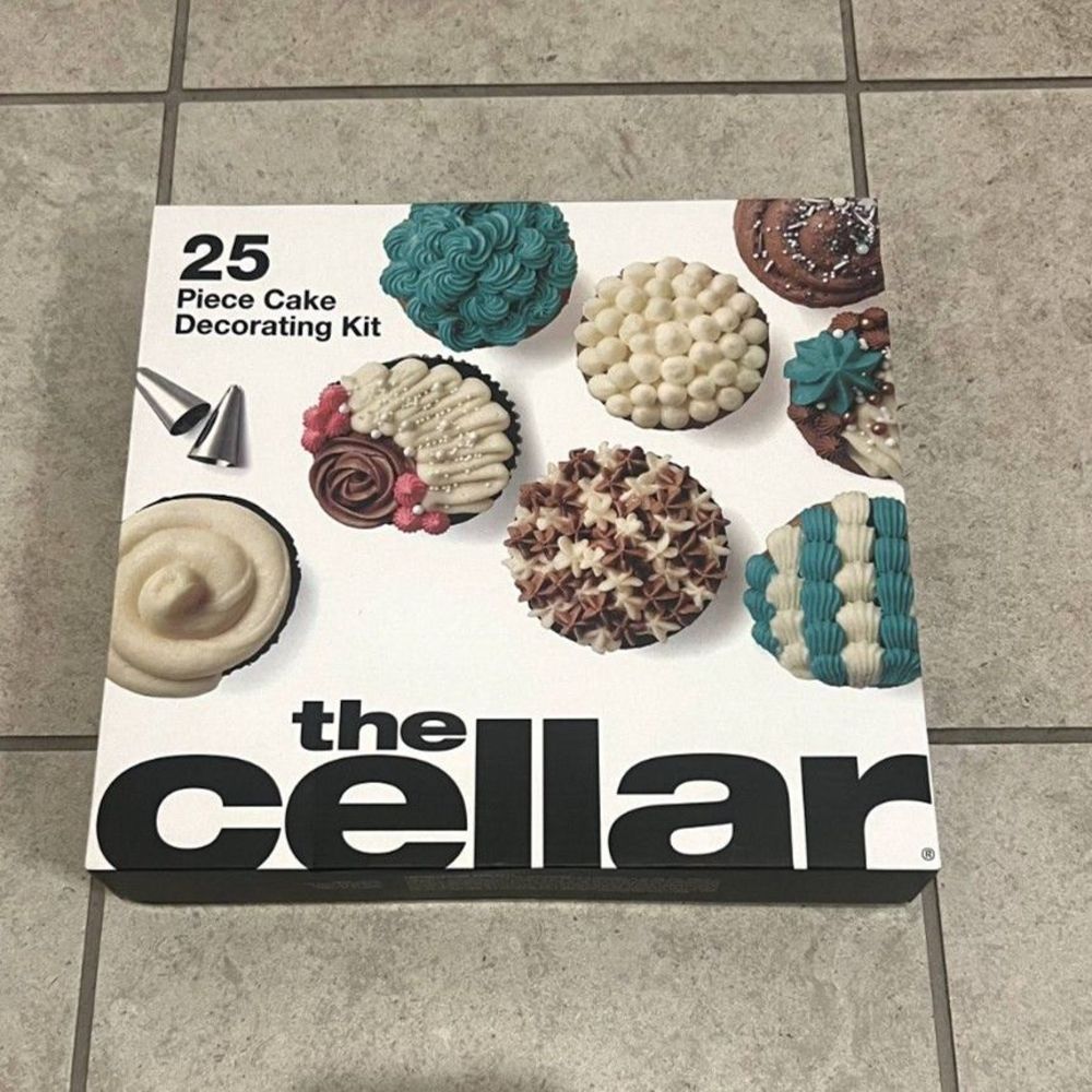 The Cellar 25-Pc Cake Decorating Kit NEW IN BOX